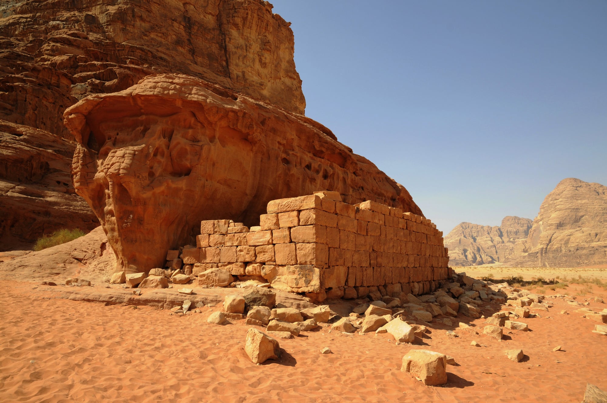 Lawrence of Arabia house ruins in wadi rum desert